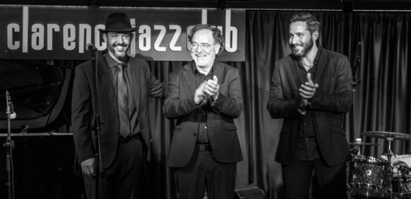 Noche de jazz con Javié Carmona Trío JC3 e1771335164265